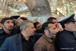 حضور مدیر عامل و کارکنان شرکت شهرک های صنعتی فارس در  آیین تشییع پیکرهای ۲ شهید عملیات تروریستی حرم مطهر شاهچراغ (ع)
