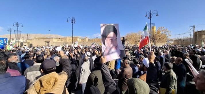 حضور مدیران و کارکنان شرکت شهرک‌های صنعتی فارس همگام با اقشار مردم در آیین گرامیداشت حماسه  ۹ دی