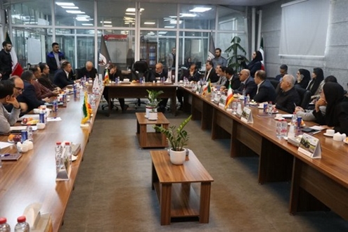 برگزاری جلسه میز خدمت وزارت صمت در شهرک صنعتی بزرگ شیراز با هدف رفع موانع تولید